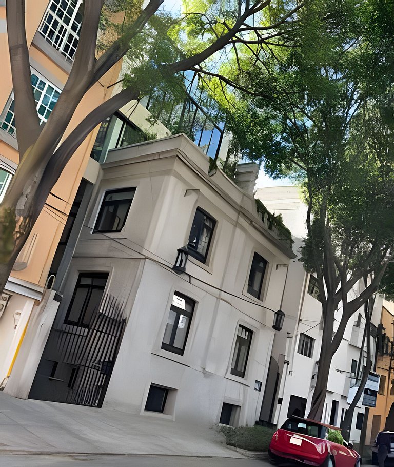 Stay in the HEART of Roma Norte. Self-check-in