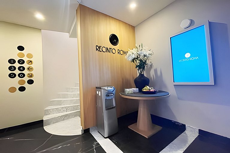 Stay in the HEART of Roma Norte. Self-check-in